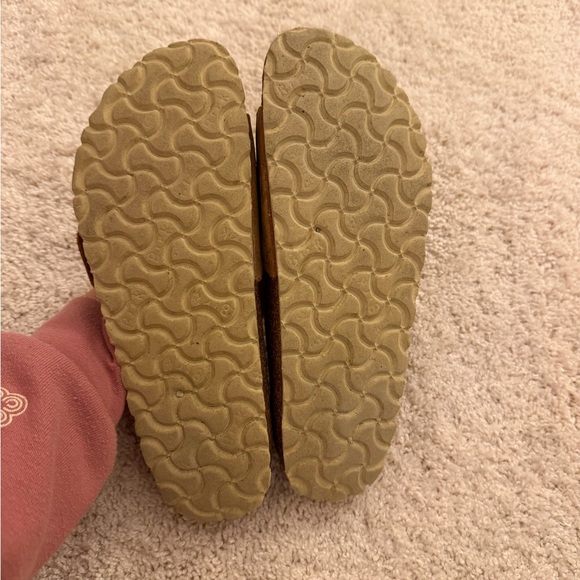 Birkenstock Tan Sandals with Gold Buckle - Picture 3 of 3